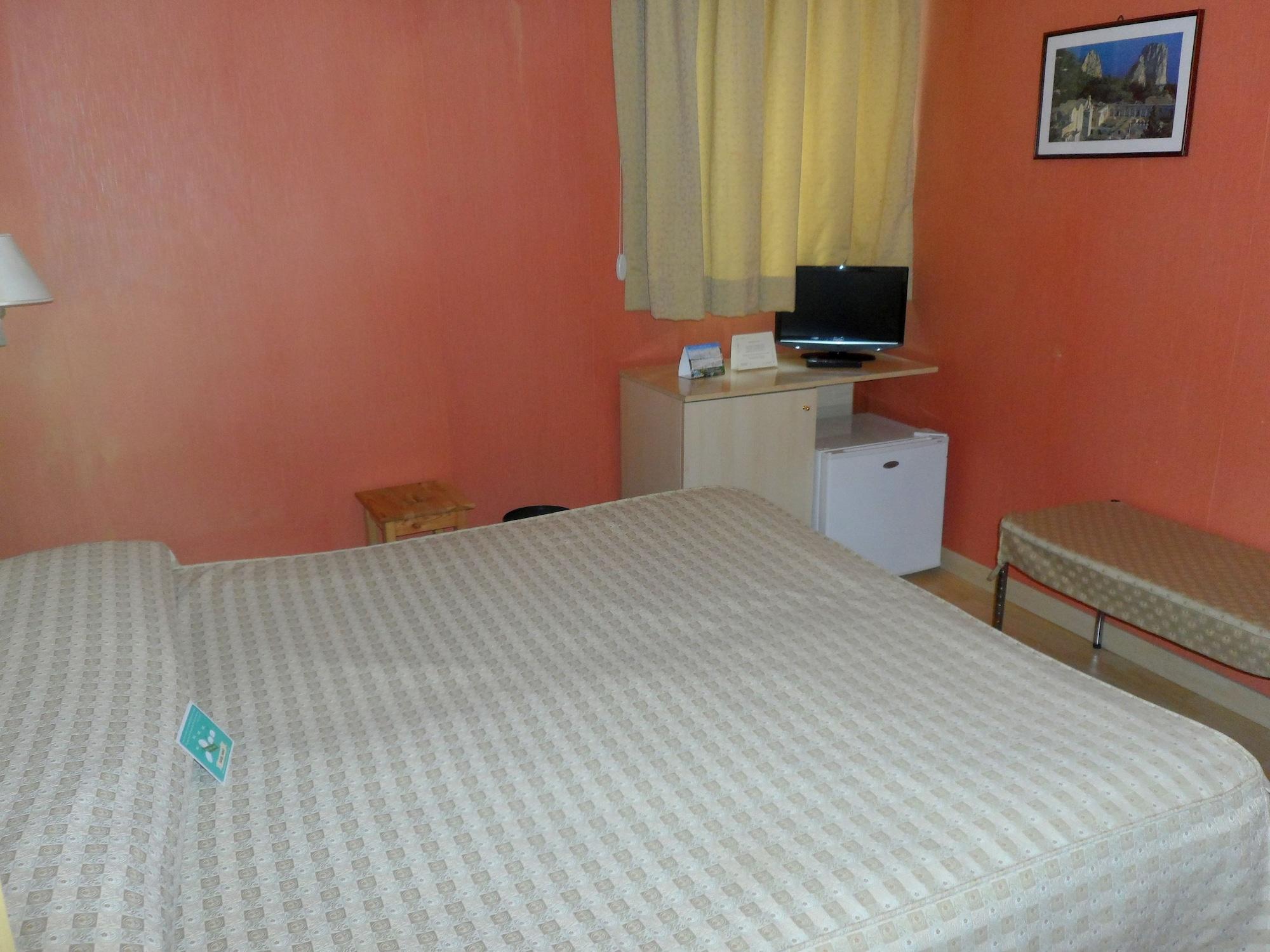 Hotel Diecimare Cava deʼ Tirreni Buitenkant foto
