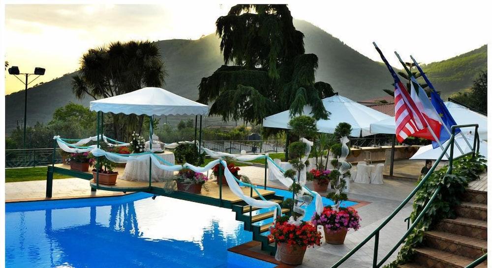 Hotel Diecimare Cava deʼ Tirreni Buitenkant foto