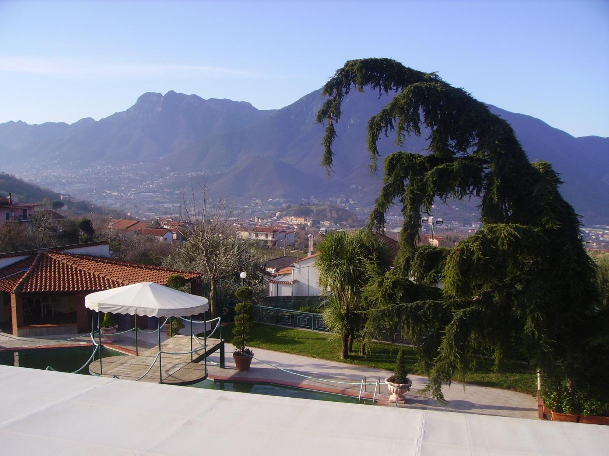 Hotel Diecimare Cava deʼ Tirreni Buitenkant foto