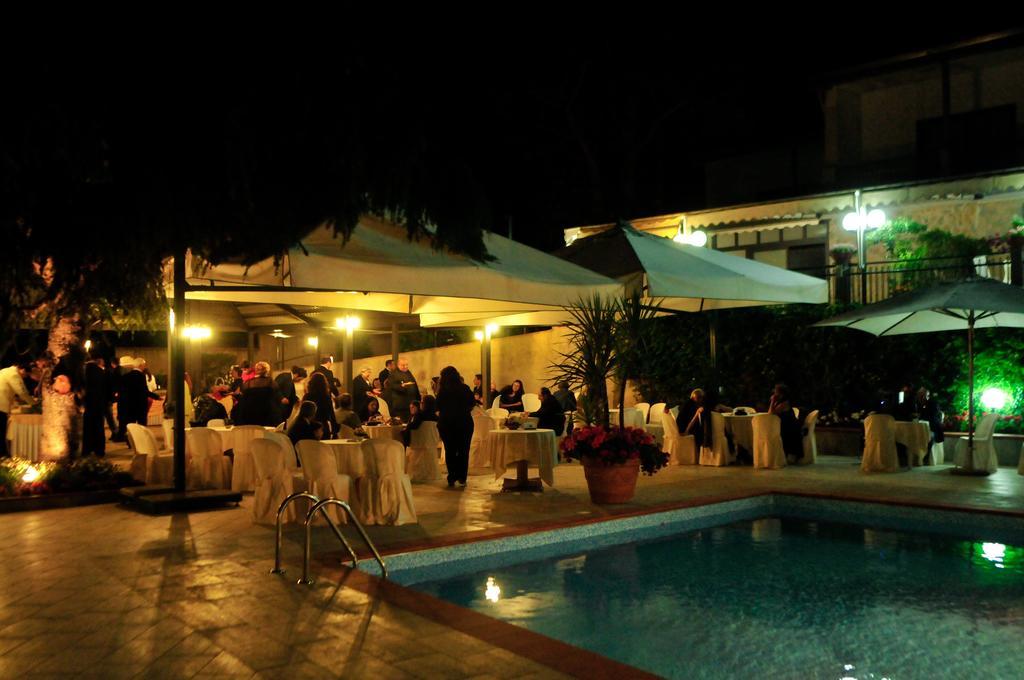 Hotel Diecimare Cava deʼ Tirreni Buitenkant foto