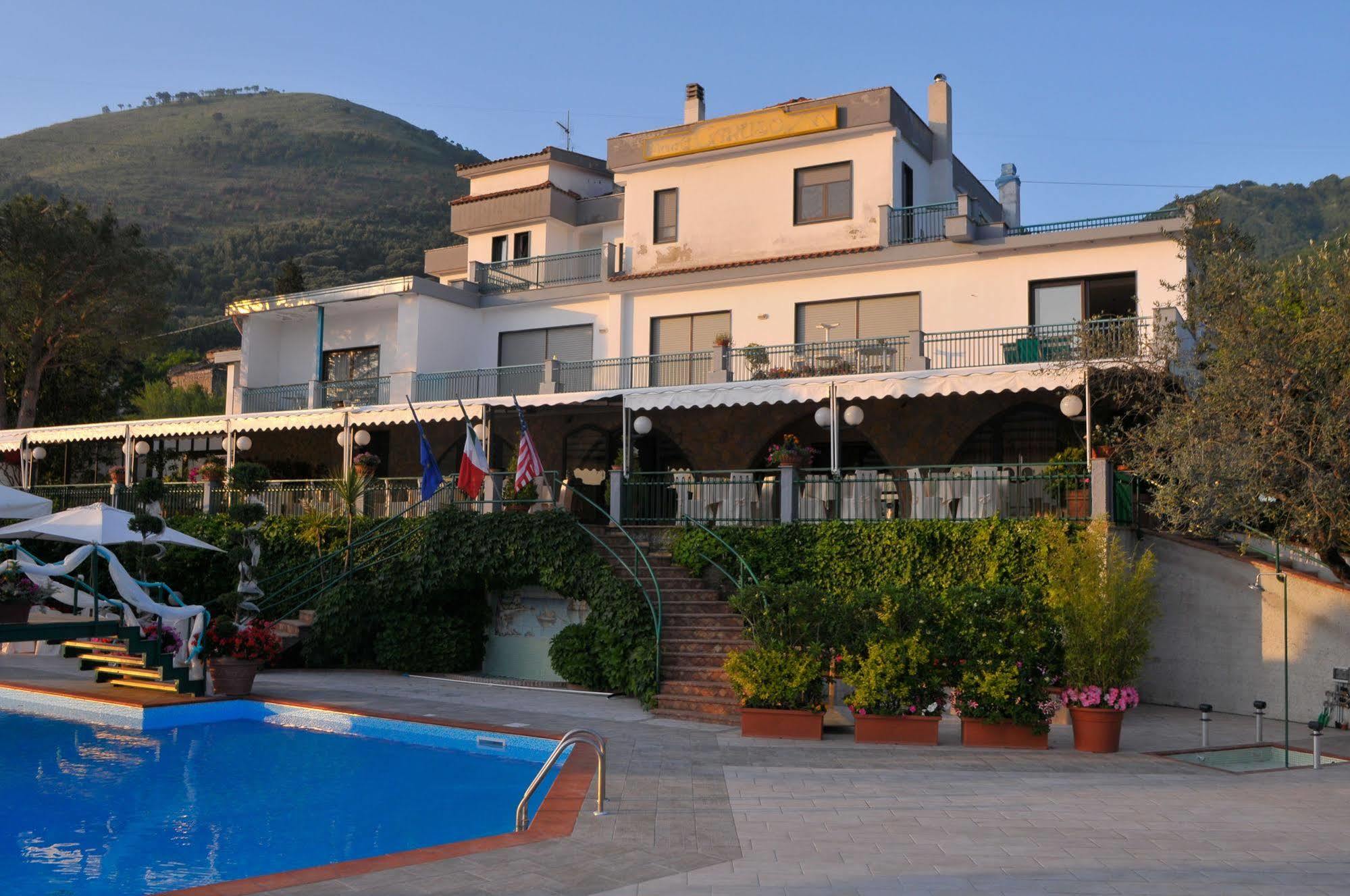 Hotel Diecimare Cava deʼ Tirreni Buitenkant foto