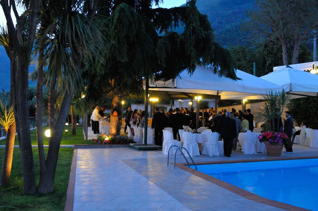 Hotel Diecimare Cava deʼ Tirreni Buitenkant foto